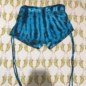 Turquoise cinch tie dye shorts